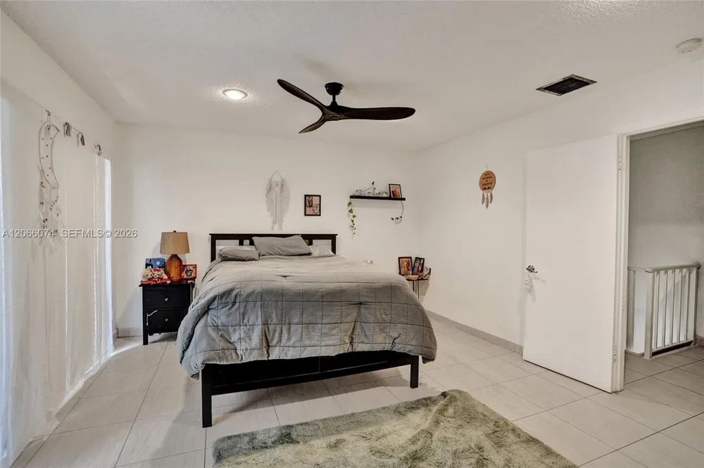 3003 Lakewood Ln Hollywood, FL 33021