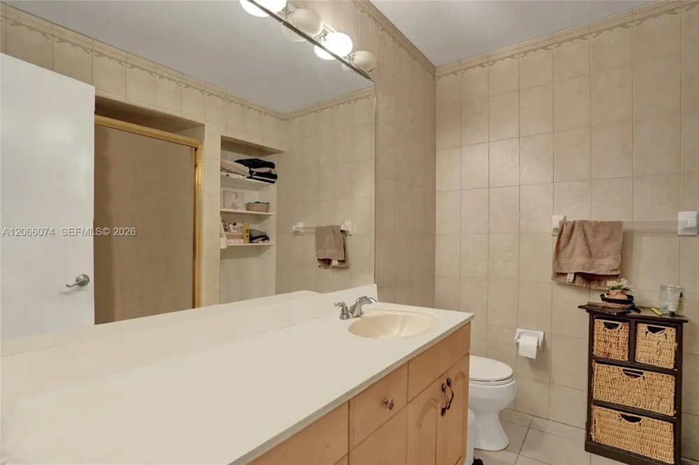 3003 Lakewood Ln Hollywood, FL 33021