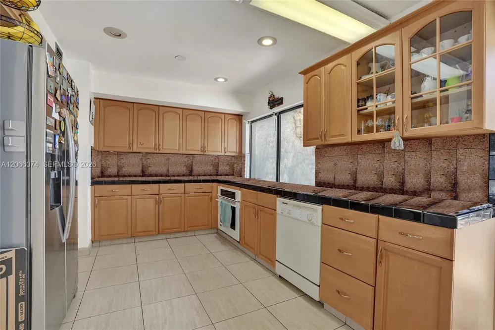 3003 Lakewood Ln Hollywood, FL 33021