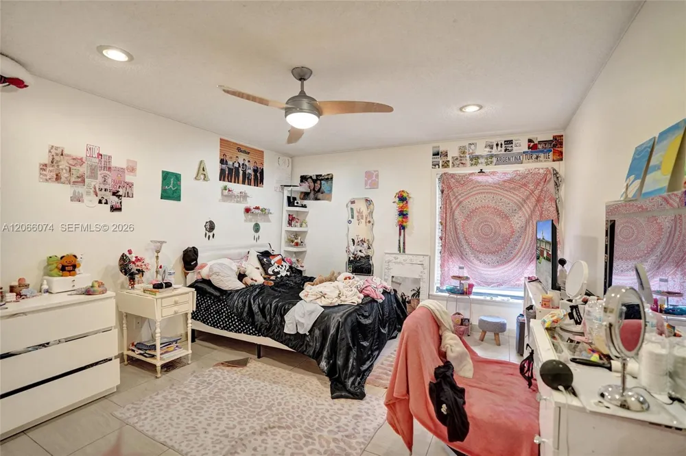 3003 Lakewood Ln Hollywood, FL 33021