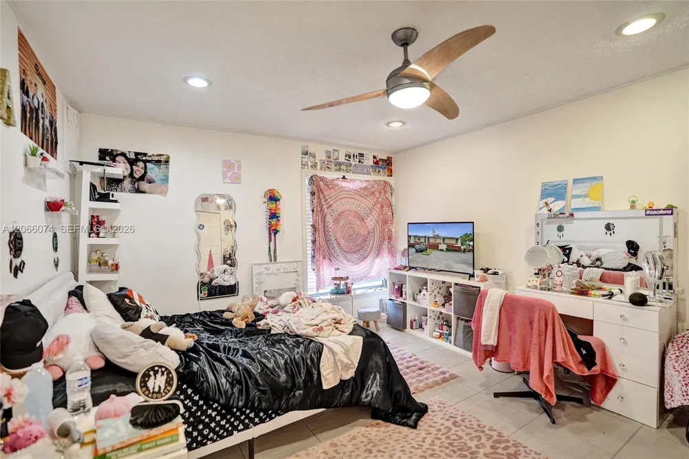 3003 Lakewood Ln Hollywood, FL 33021