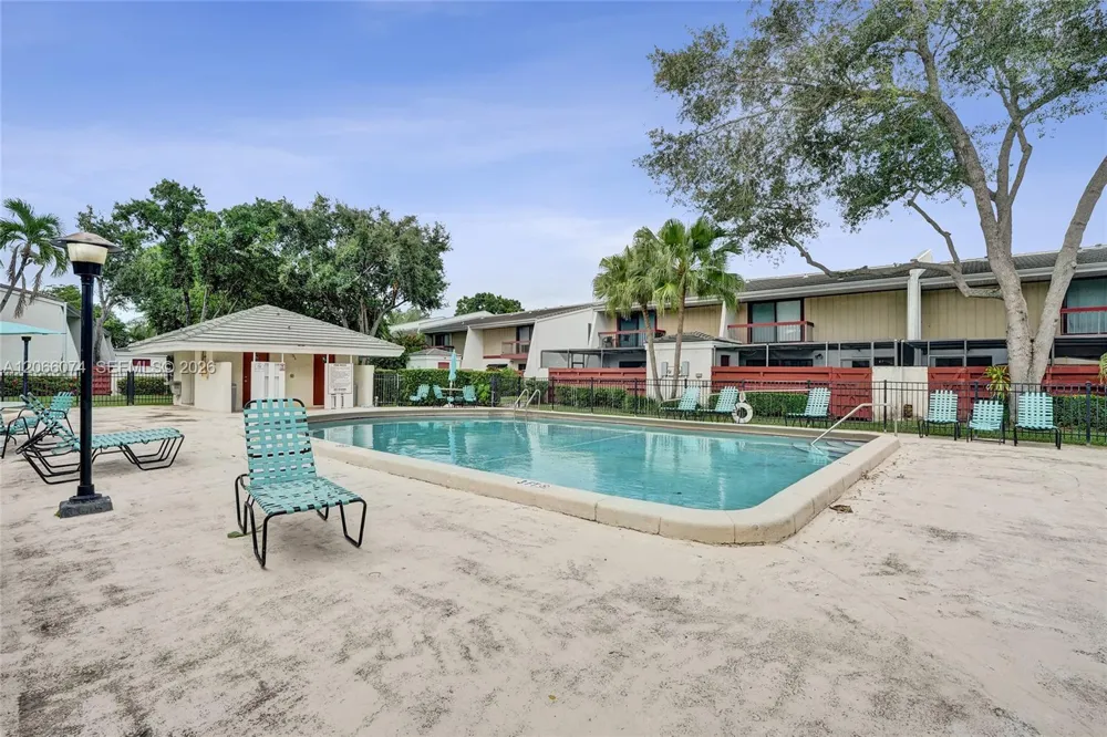 3003 Lakewood Ln Hollywood, FL 33021