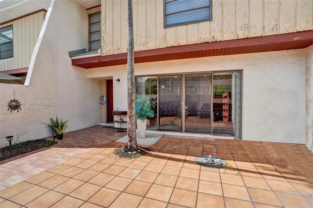 3003 Lakewood Ln Hollywood, FL 33021