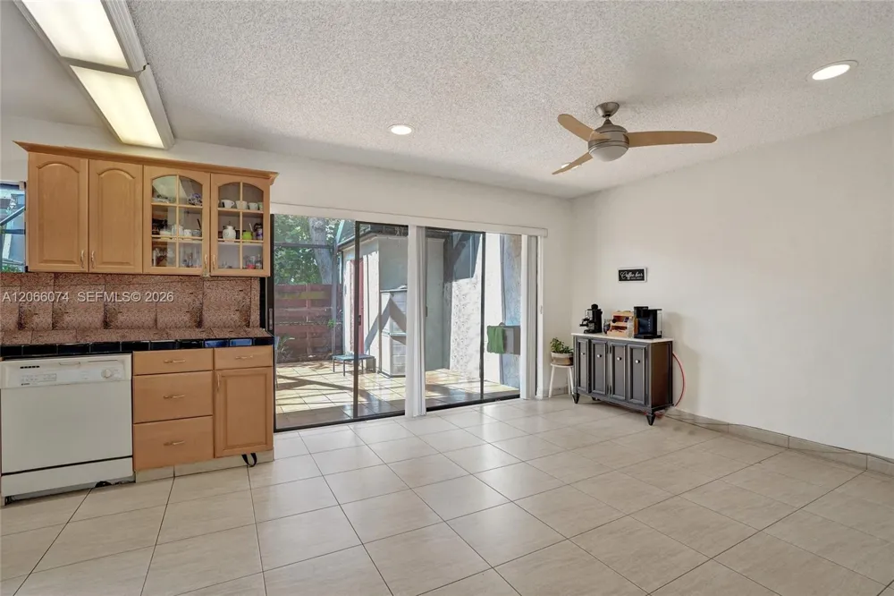 3003 Lakewood Ln Hollywood, FL 33021