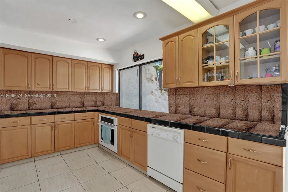 3003 Lakewood Ln Hollywood, FL 33021