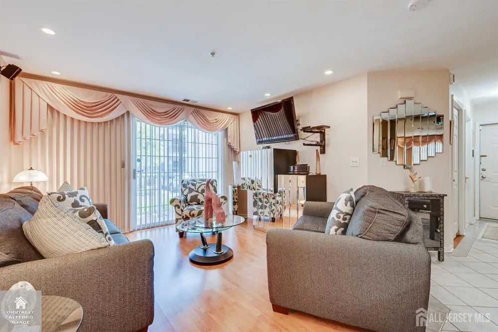 1413 Waterford Drive Edison, NJ 08817