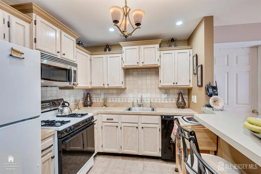 1413 Waterford Drive Edison, NJ 08817
