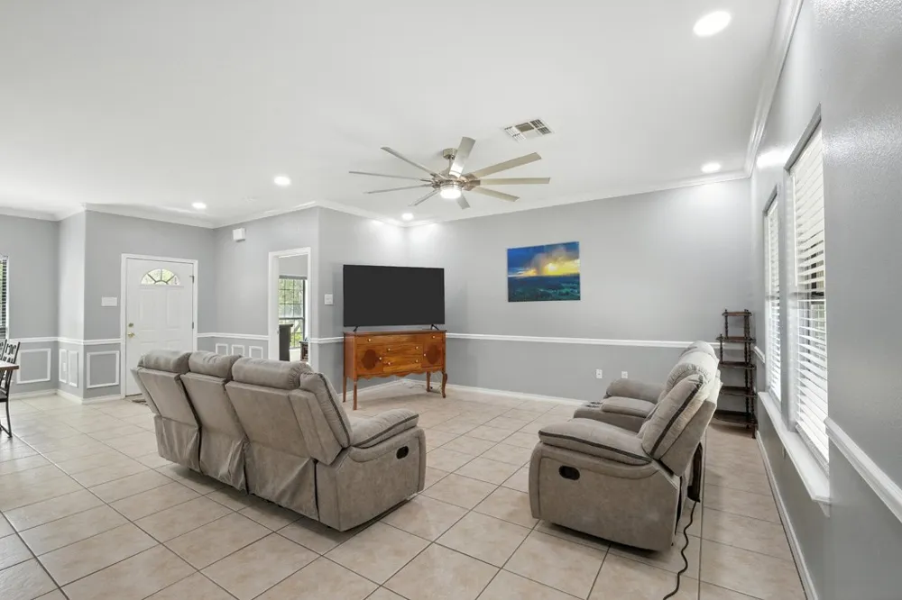 829 Redwood Avenue Rockport, TX 78382