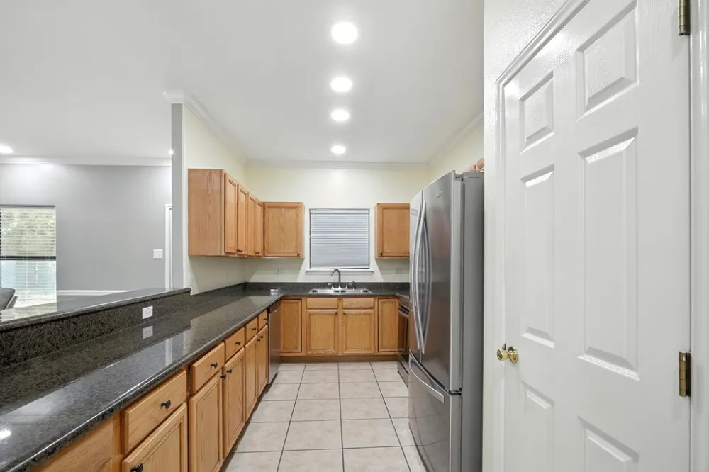 829 Redwood Avenue Rockport, TX 78382