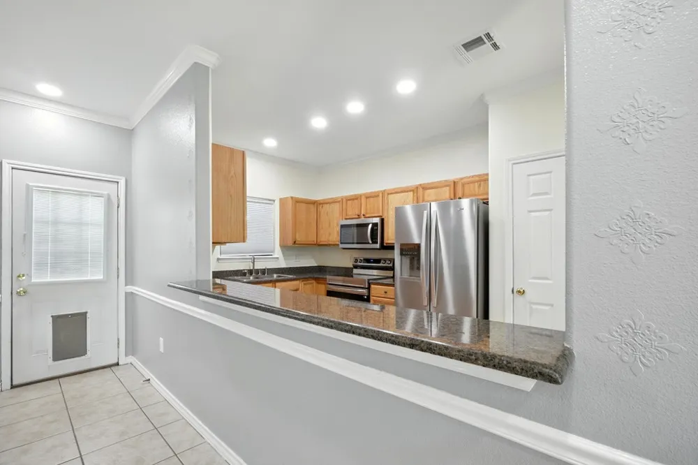 829 Redwood Avenue Rockport, TX 78382