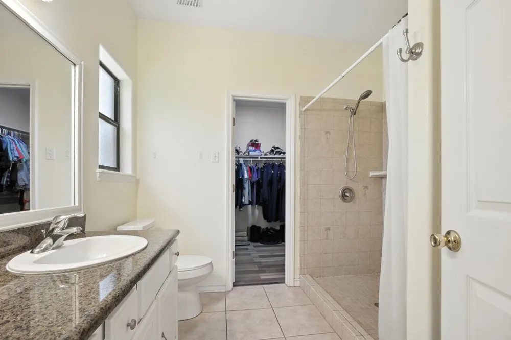 829 Redwood Avenue Rockport, TX 78382