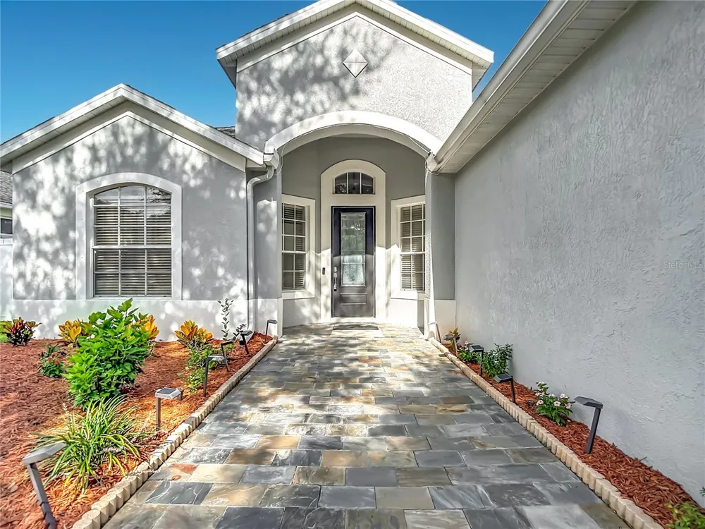 220 RONJA LANE Valrico, FL 33594