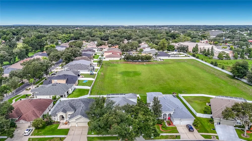 220 RONJA LANE Valrico, FL 33594