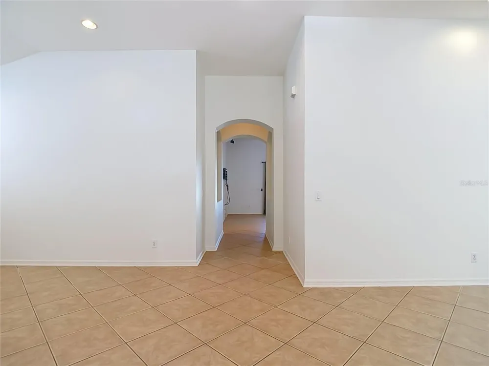 220 RONJA LANE Valrico, FL 33594
