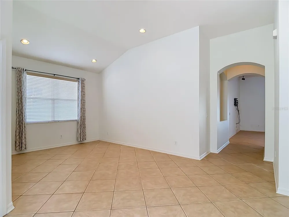 220 RONJA LANE Valrico, FL 33594