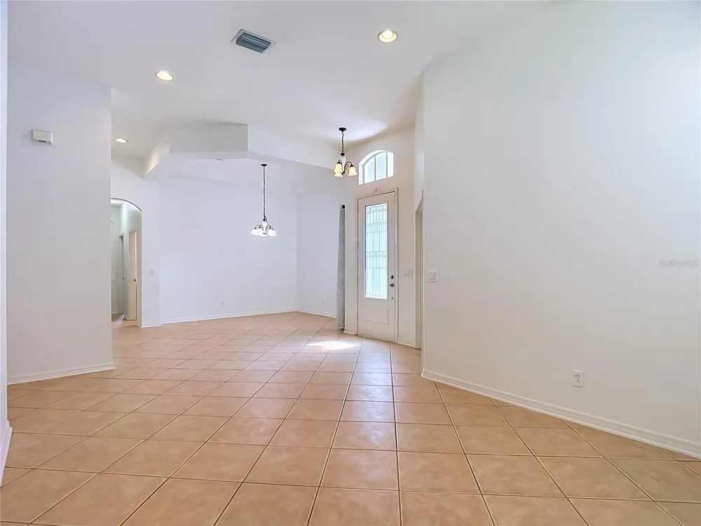 220 RONJA LANE Valrico, FL 33594