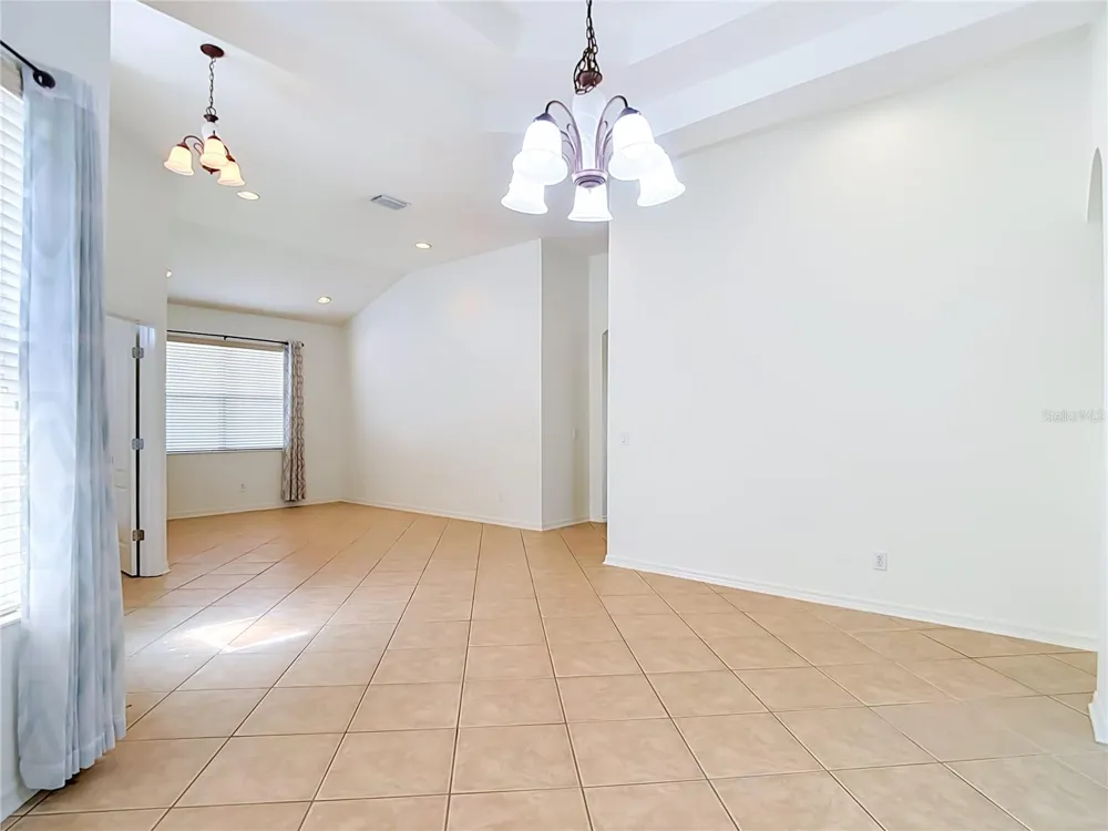 220 RONJA LANE Valrico, FL 33594