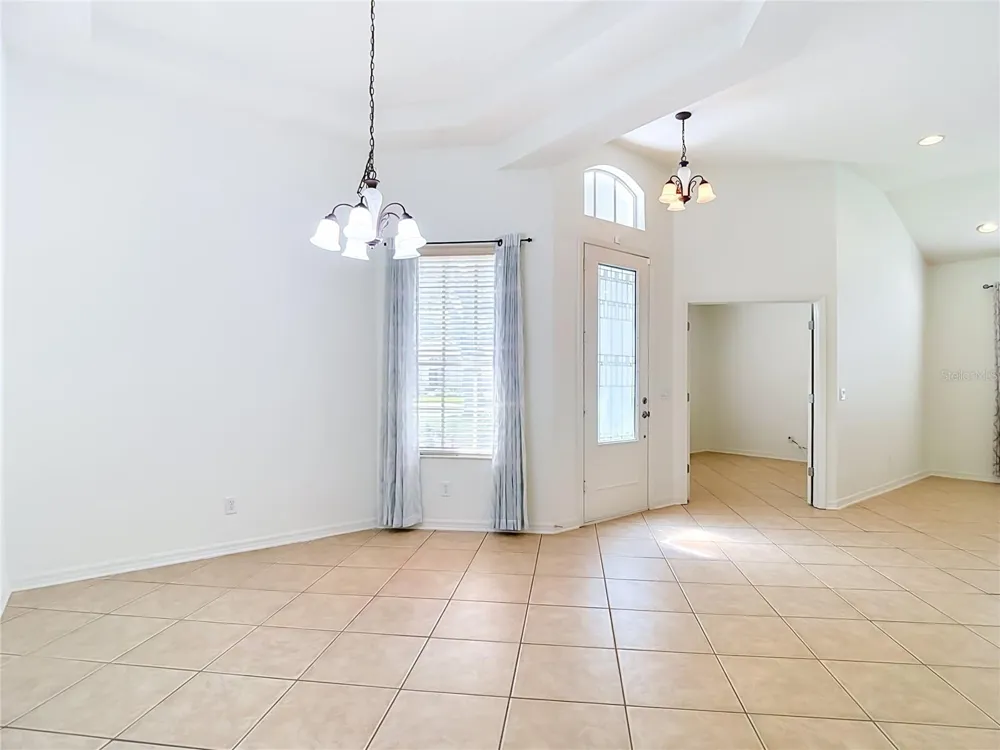 220 RONJA LANE Valrico, FL 33594