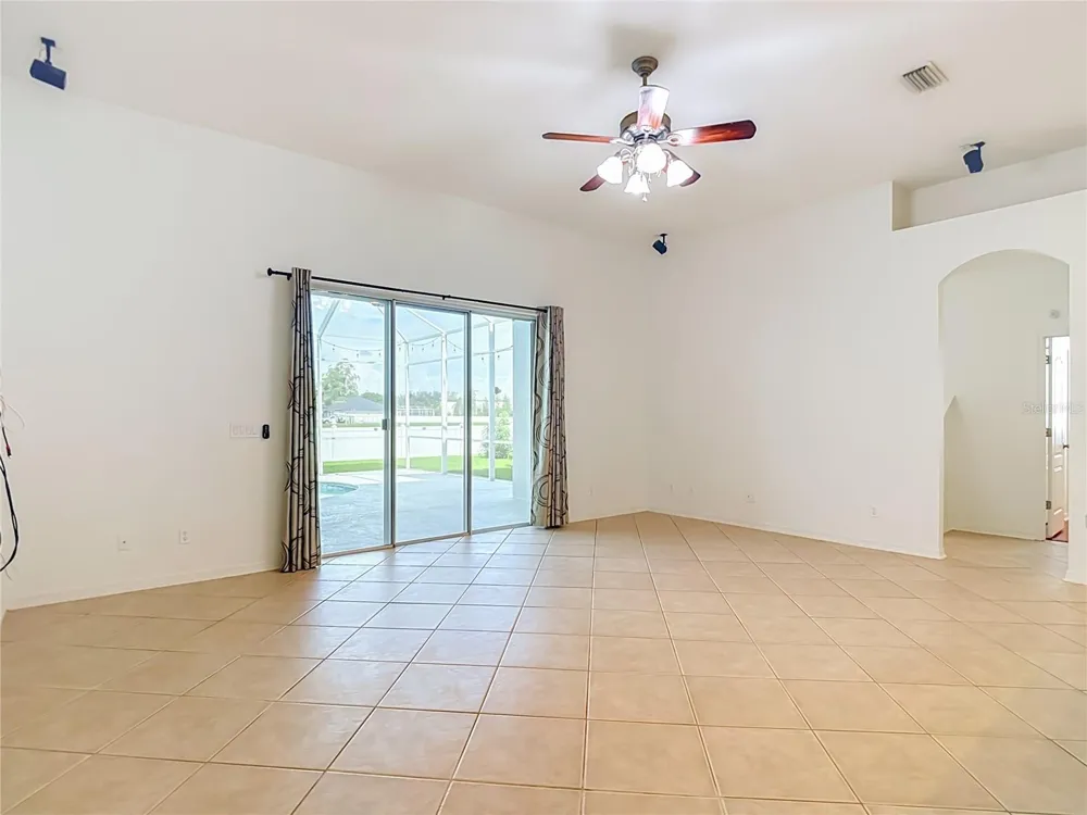220 RONJA LANE Valrico, FL 33594