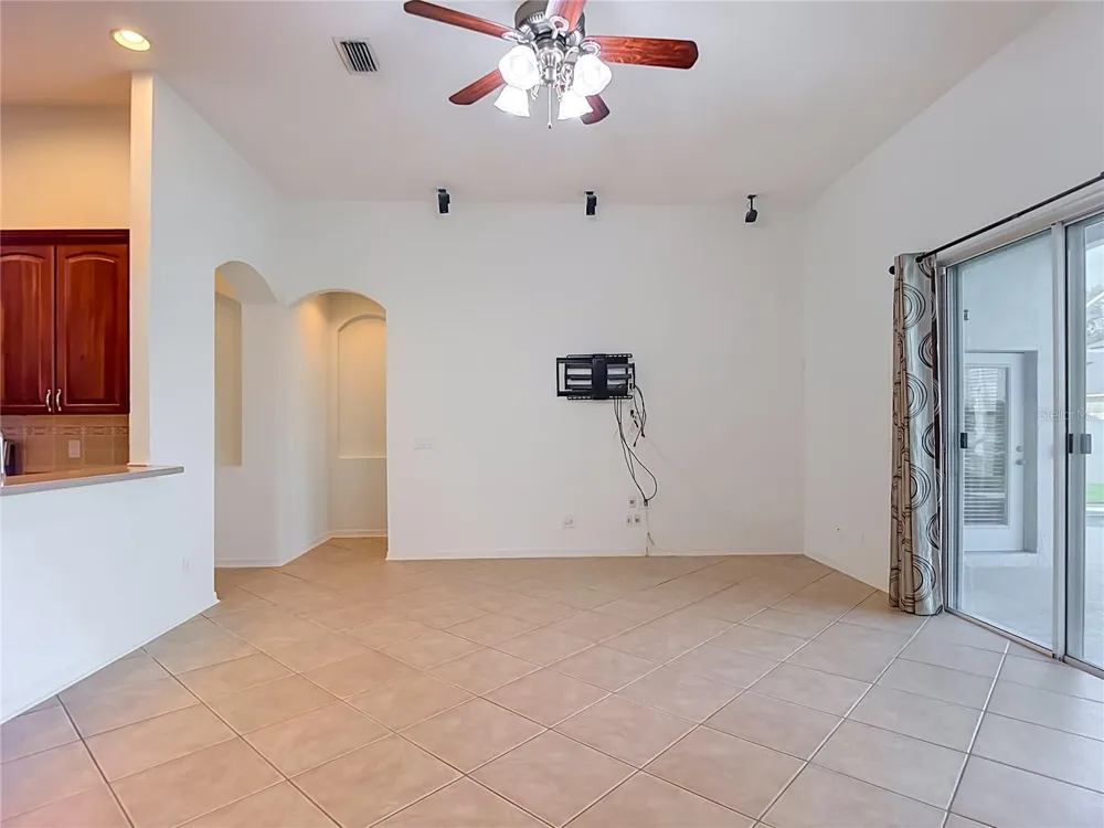 220 RONJA LANE Valrico, FL 33594