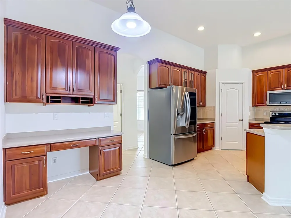 220 RONJA LANE Valrico, FL 33594