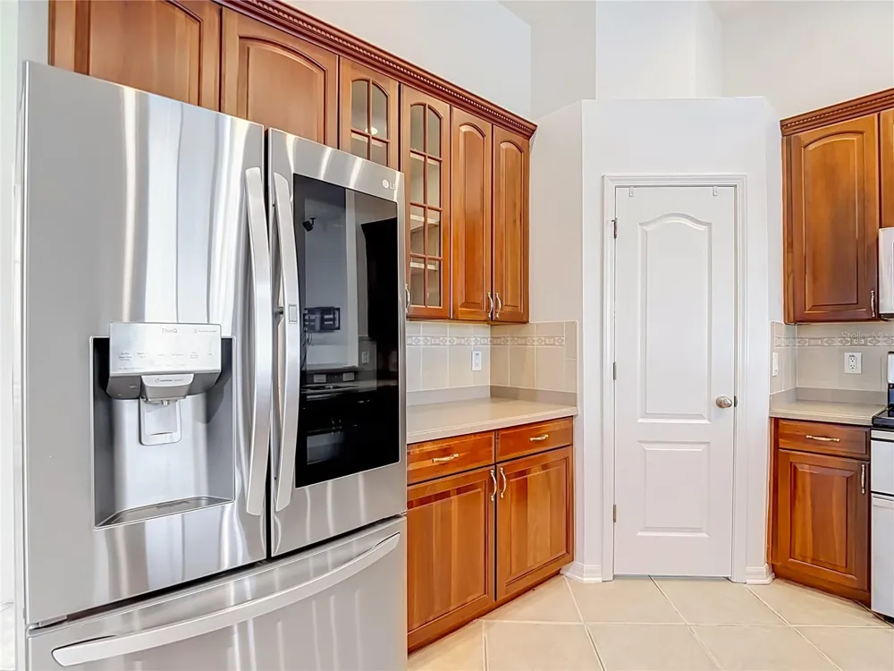 220 RONJA LANE Valrico, FL 33594