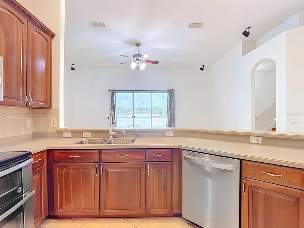 220 RONJA LANE Valrico, FL 33594