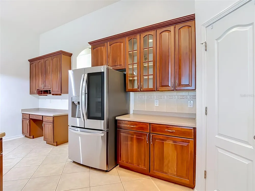 220 RONJA LANE Valrico, FL 33594