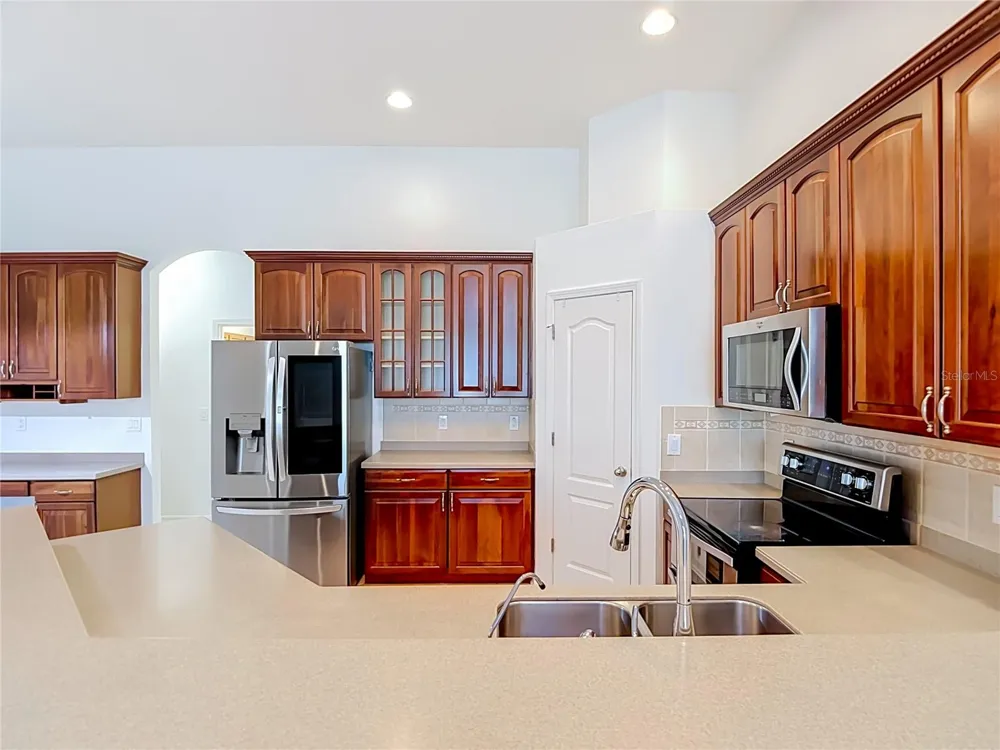 220 RONJA LANE Valrico, FL 33594