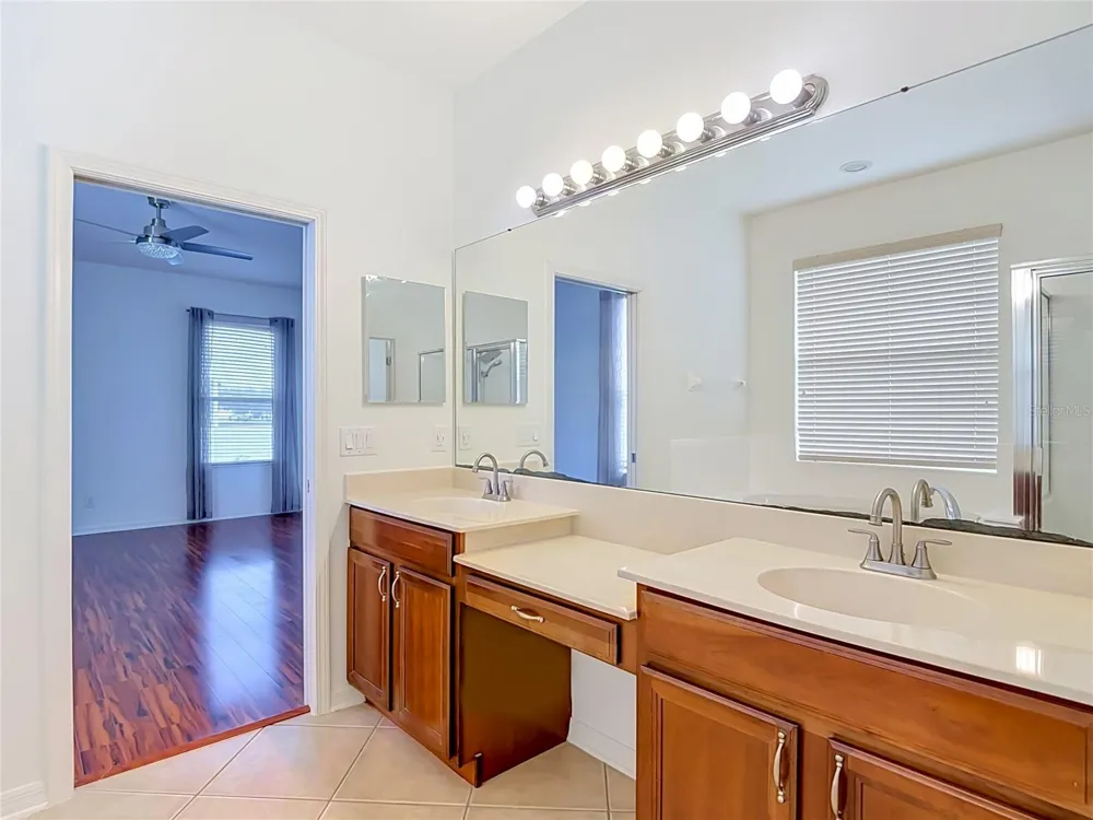 220 RONJA LANE Valrico, FL 33594