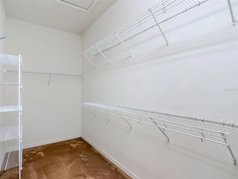 220 RONJA LANE Valrico, FL 33594
