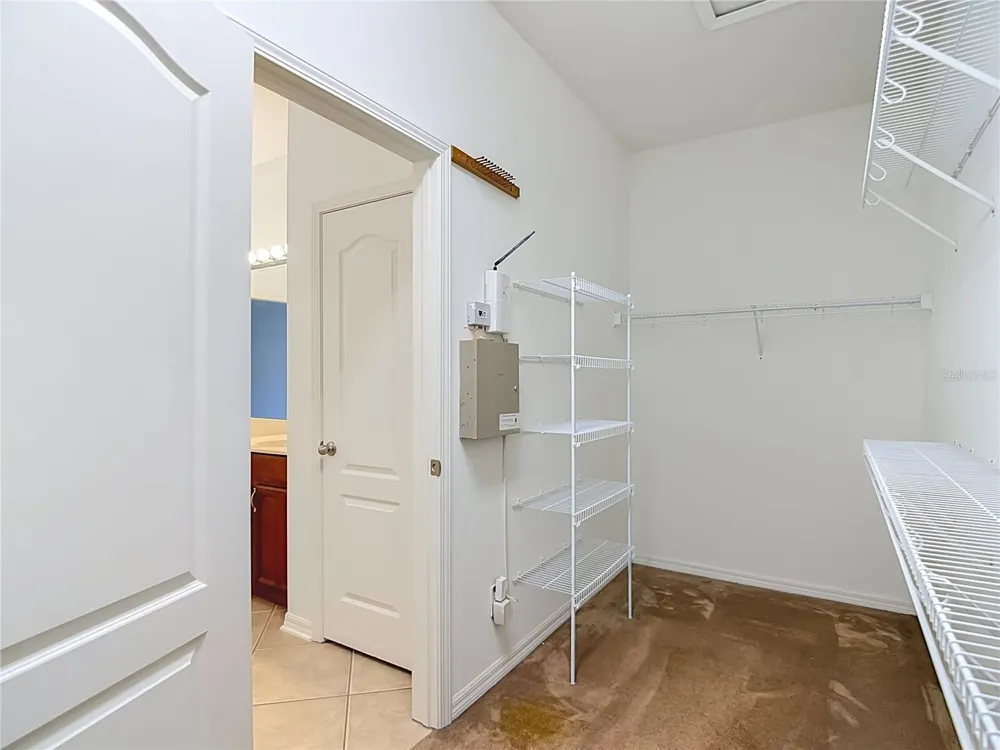 220 RONJA LANE Valrico, FL 33594