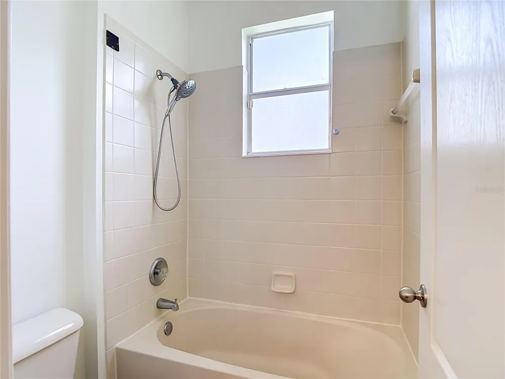 220 RONJA LANE Valrico, FL 33594