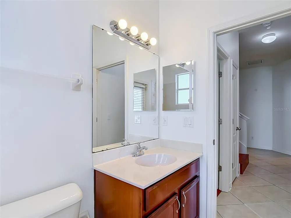 220 RONJA LANE Valrico, FL 33594