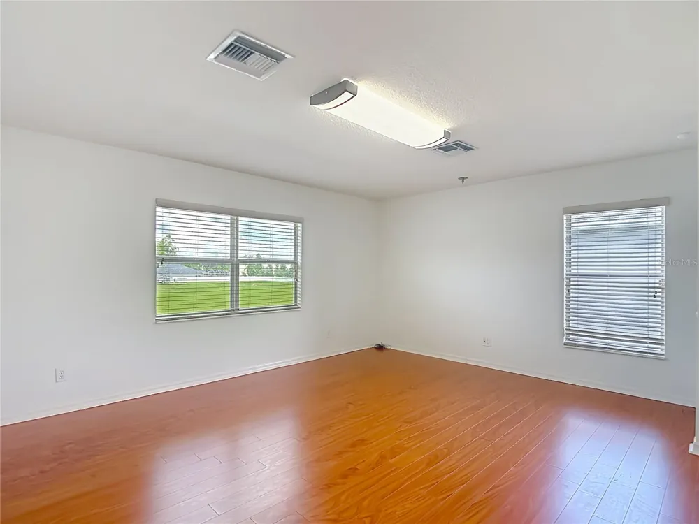 220 RONJA LANE Valrico, FL 33594