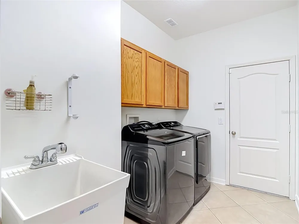220 RONJA LANE Valrico, FL 33594