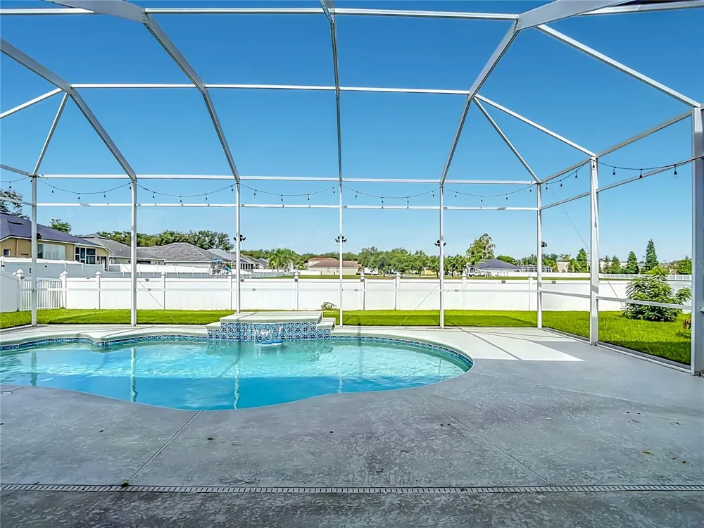 220 RONJA LANE Valrico, FL 33594