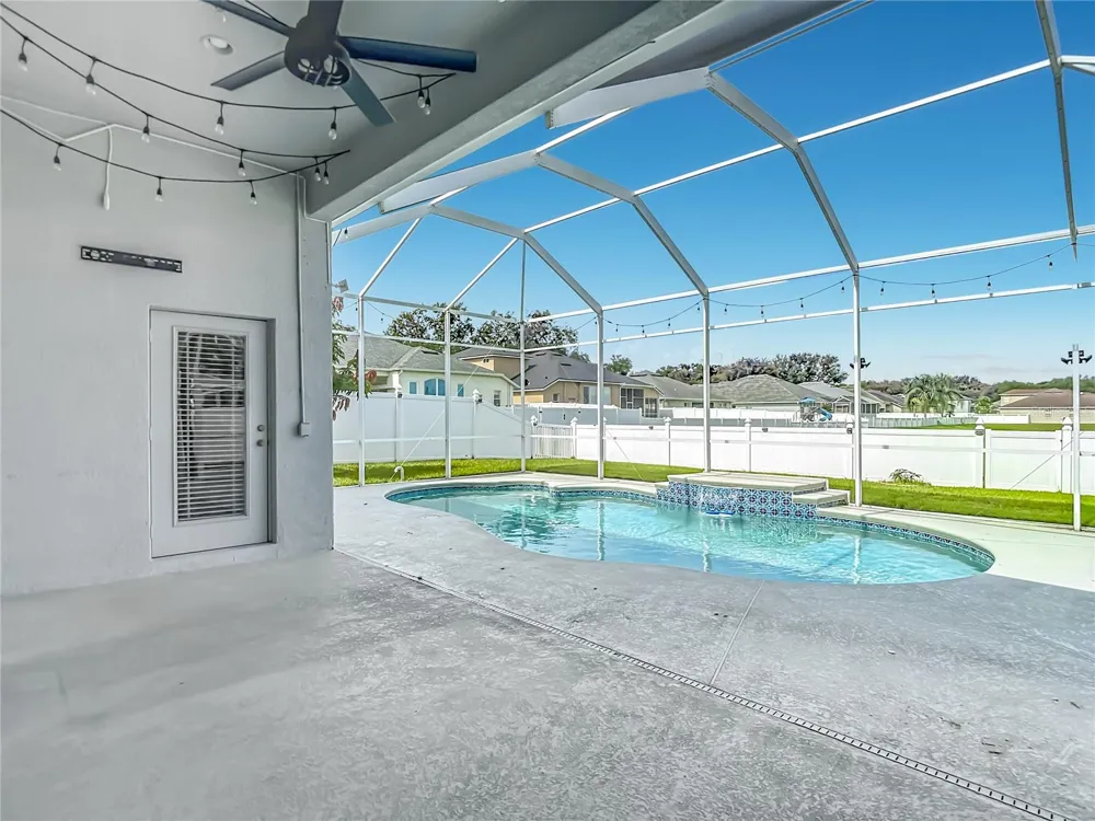220 RONJA LANE Valrico, FL 33594