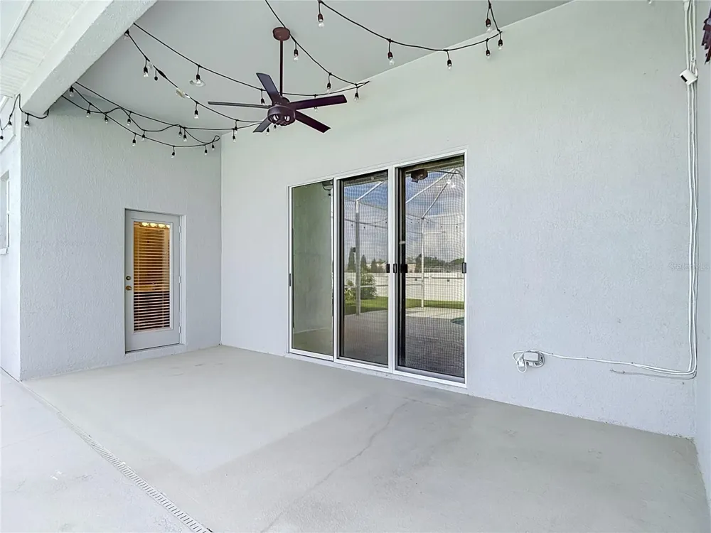 220 RONJA LANE Valrico, FL 33594
