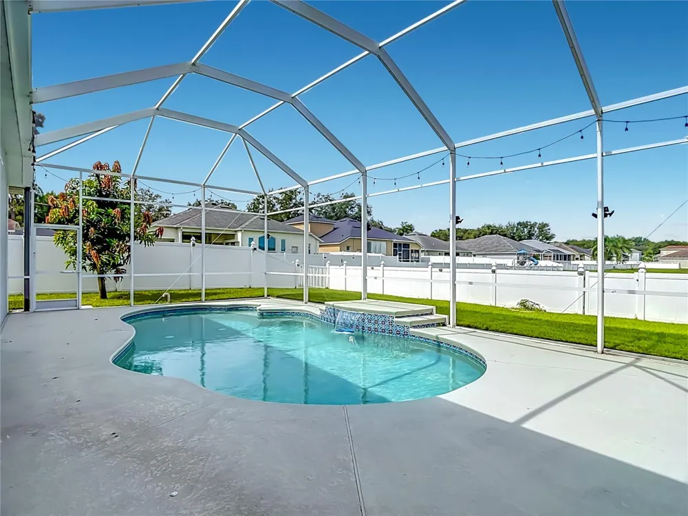 220 RONJA LANE Valrico, FL 33594