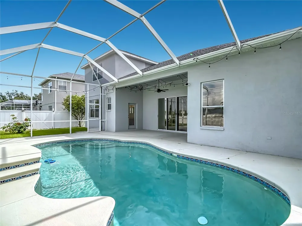 220 RONJA LANE Valrico, FL 33594