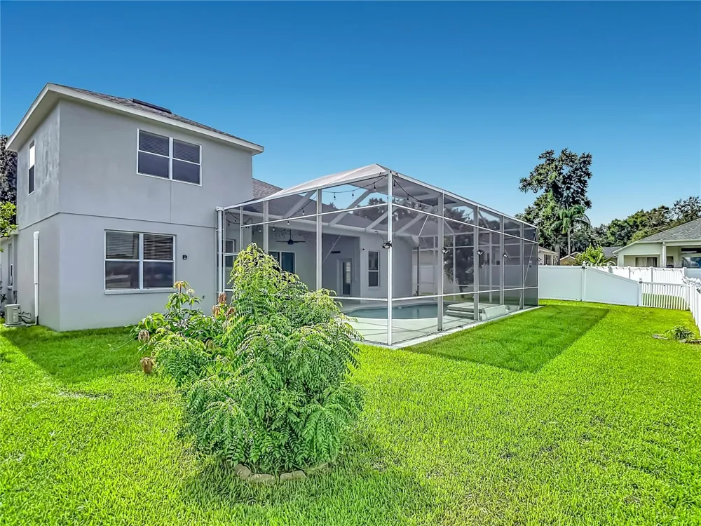 220 RONJA LANE Valrico, FL 33594