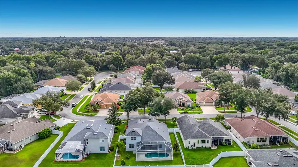 220 RONJA LANE Valrico, FL 33594