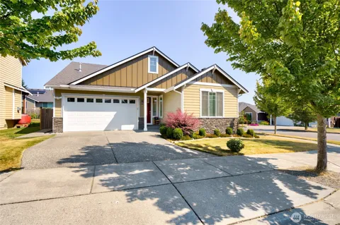 1758 Hillcrest Loop