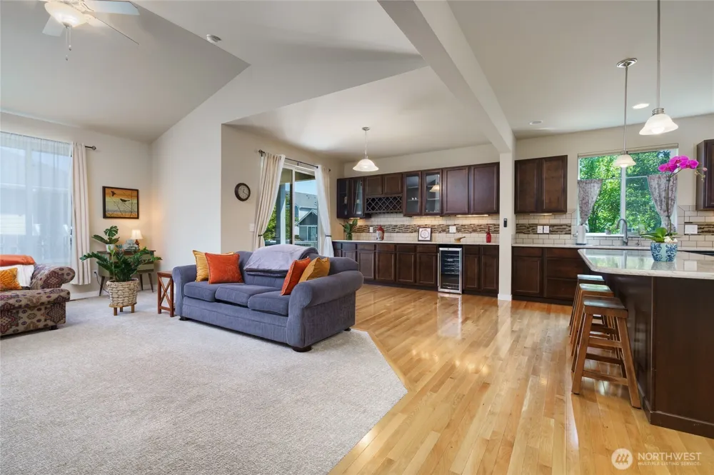 1758 Hillcrest Loop Mount Vernon, WA 98274