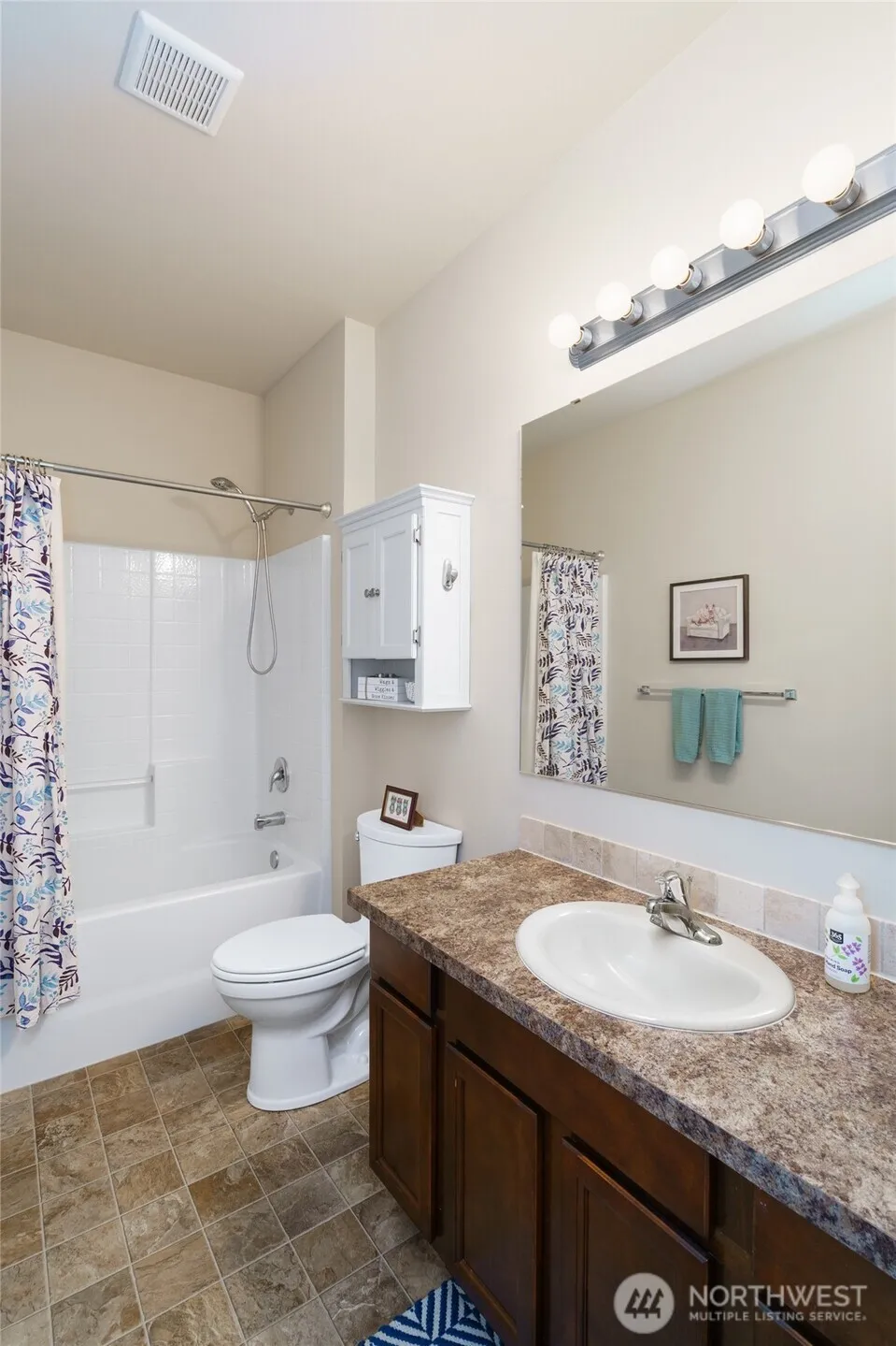 1758 Hillcrest Loop Mount Vernon, WA 98274