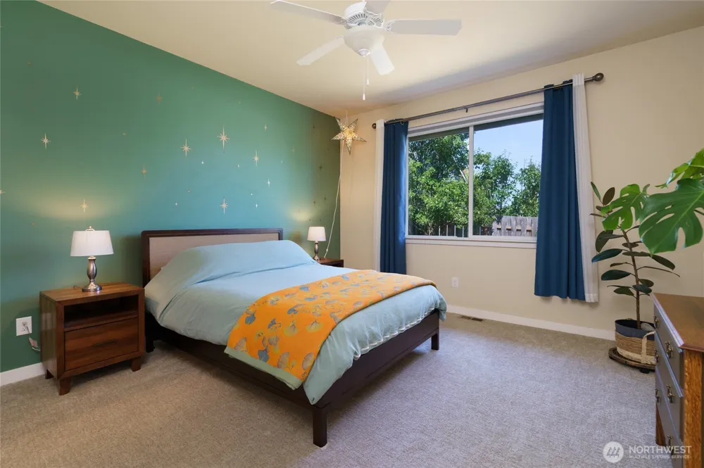 1758 Hillcrest Loop Mount Vernon, WA 98274