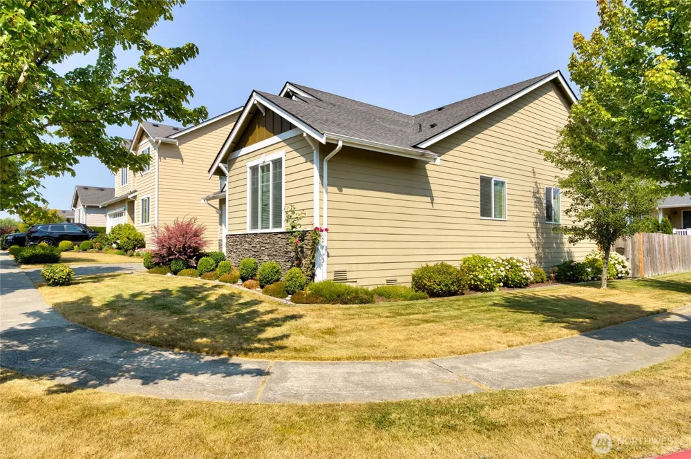 1758 Hillcrest Loop Mount Vernon, WA 98274
