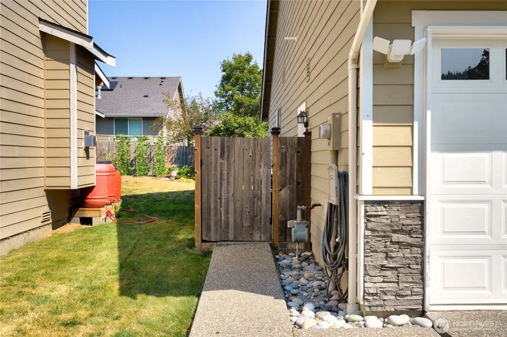 1758 Hillcrest Loop Mount Vernon, WA 98274
