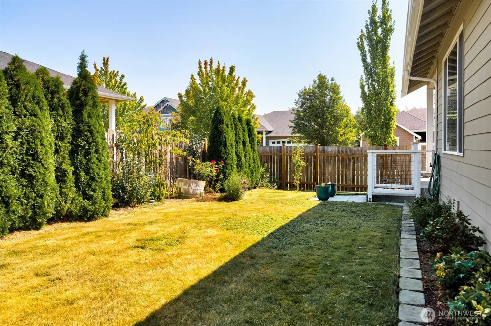 1758 Hillcrest Loop Mount Vernon, WA 98274